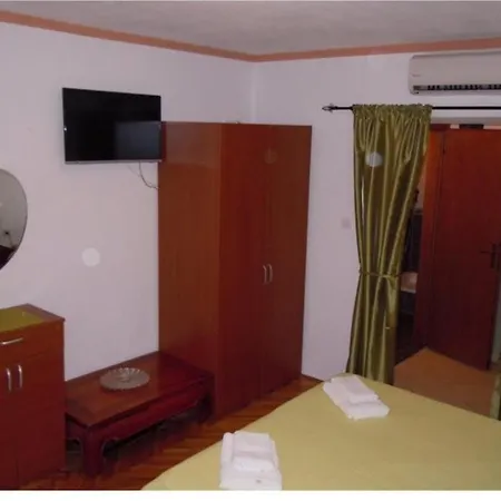 Apartment Vila Mira Roso Makarska